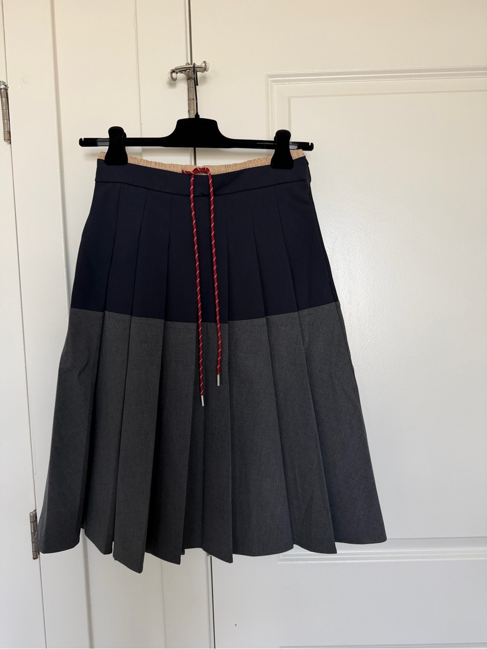 Colorblock Navy and Gray Pleated Skirt with Red Drawstring